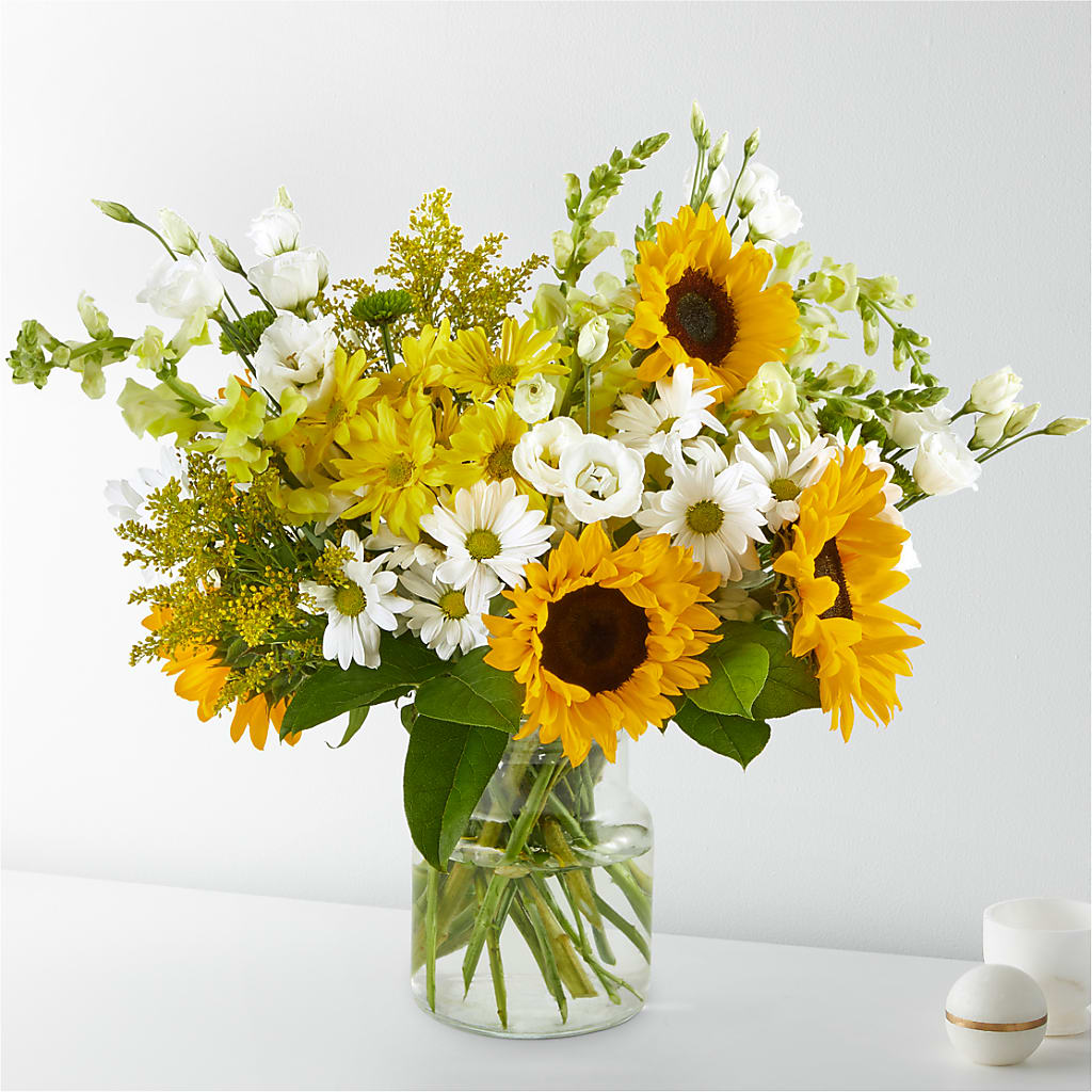 Hello Sunshine Bouquet – Lansing Gardens, Lansing MI