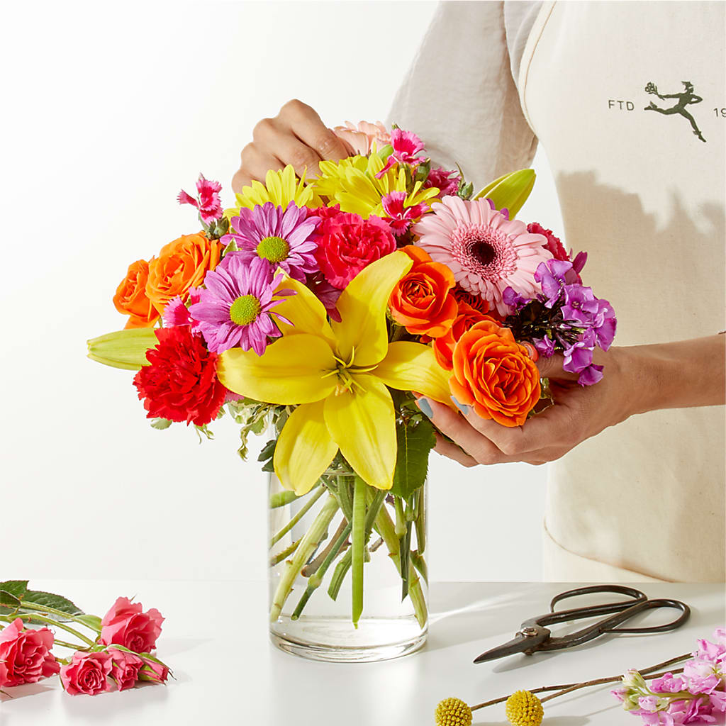 Cue the Confetti - A Florist Original – Lansing Gardens, Lansing MI
