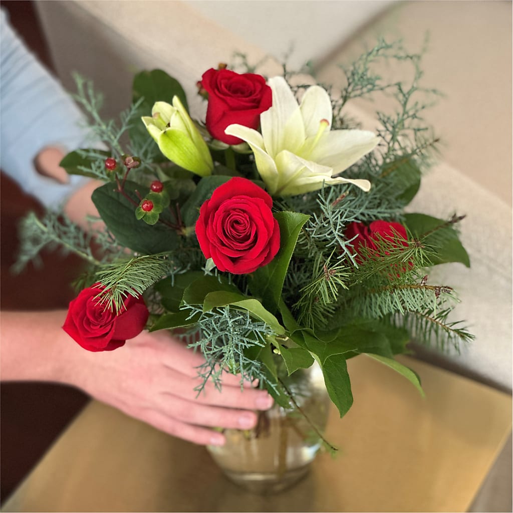 Glittering Lights Bouquet – Lansing Gardens, Lansing MI