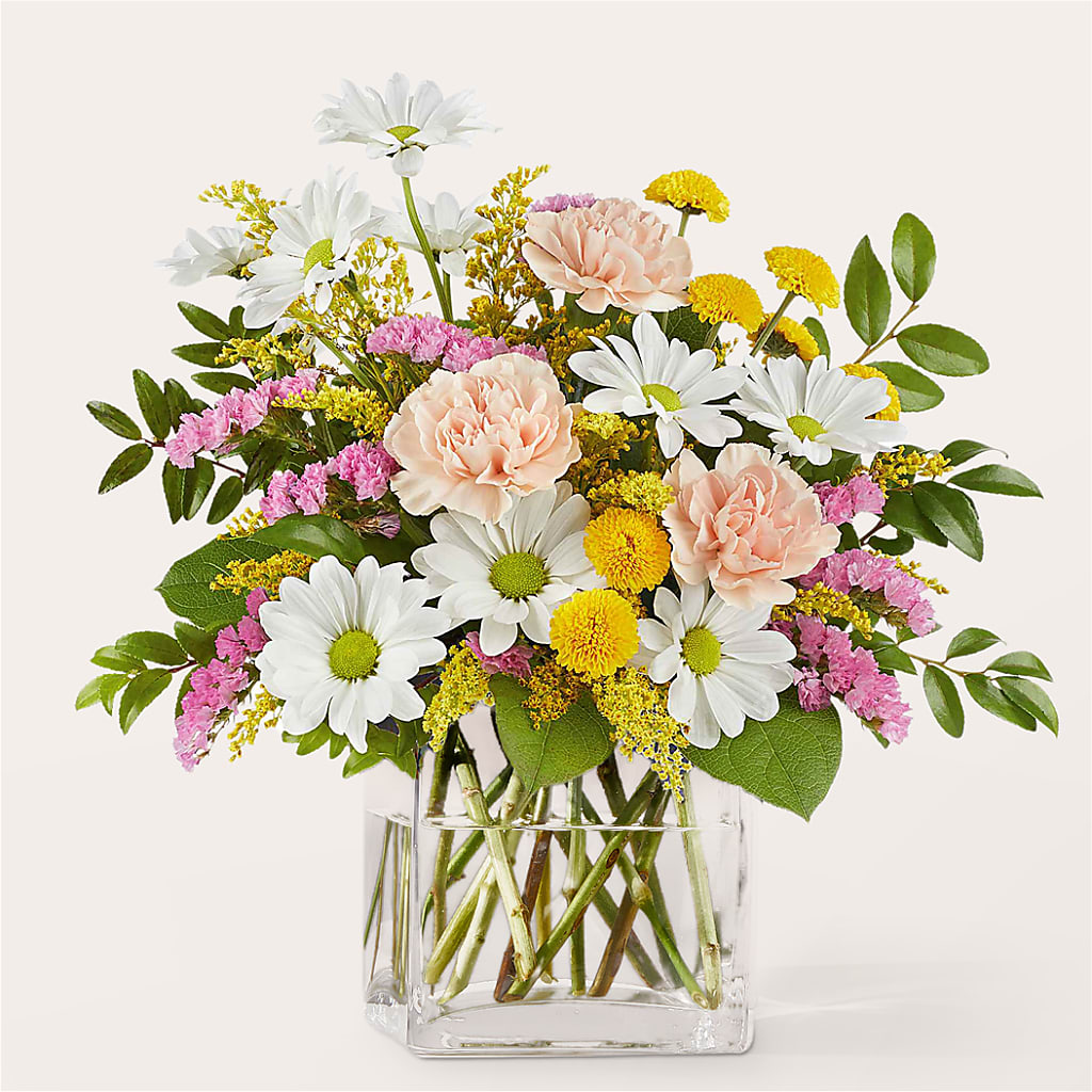 Country Cottage Bouquet – Lansing Gardens, Lansing MI