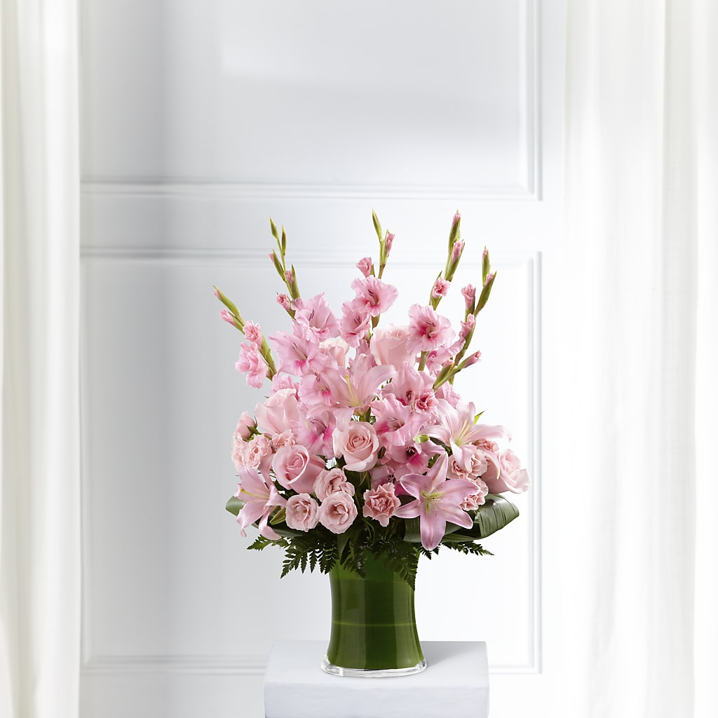 Lovely Tribute Bouquet – Lansing Gardens, Lansing MI
