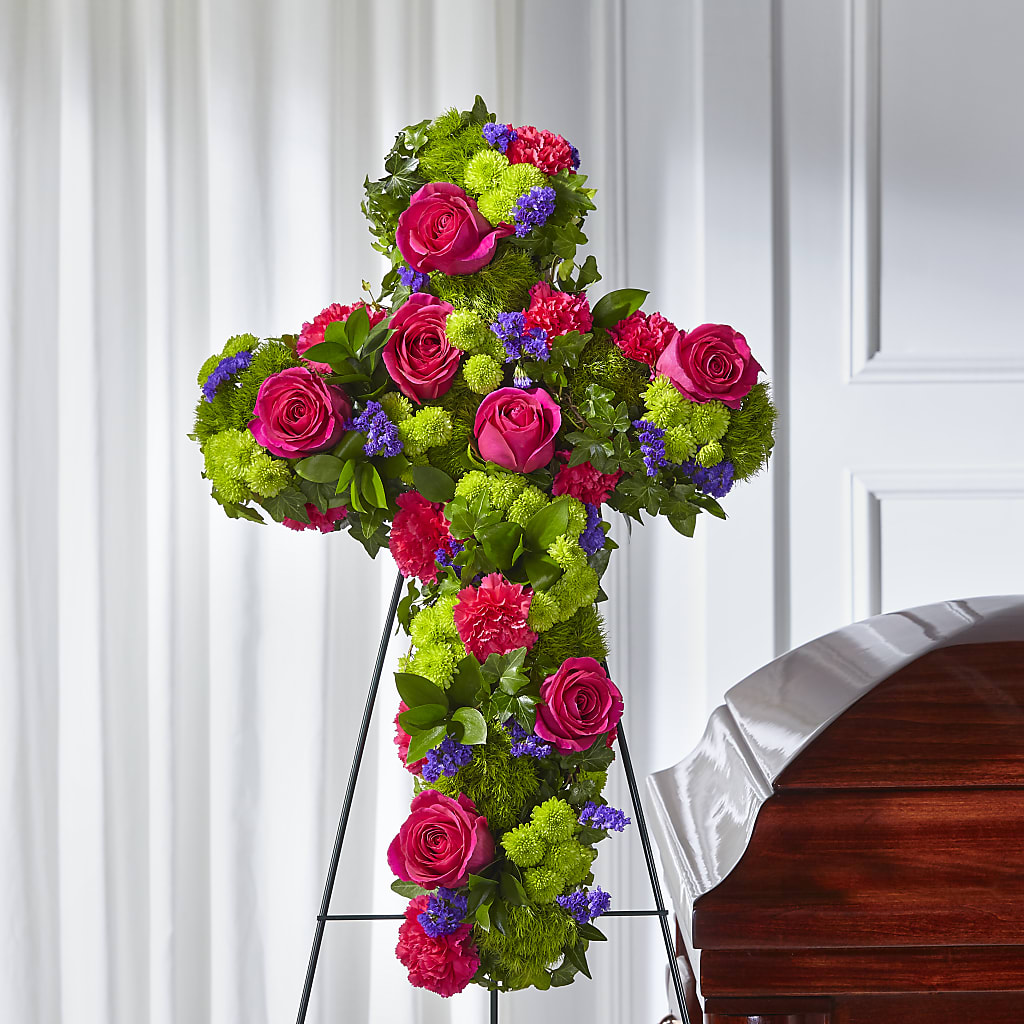 Tribute Rose Floral Cross – Lansing Gardens, Lansing MI