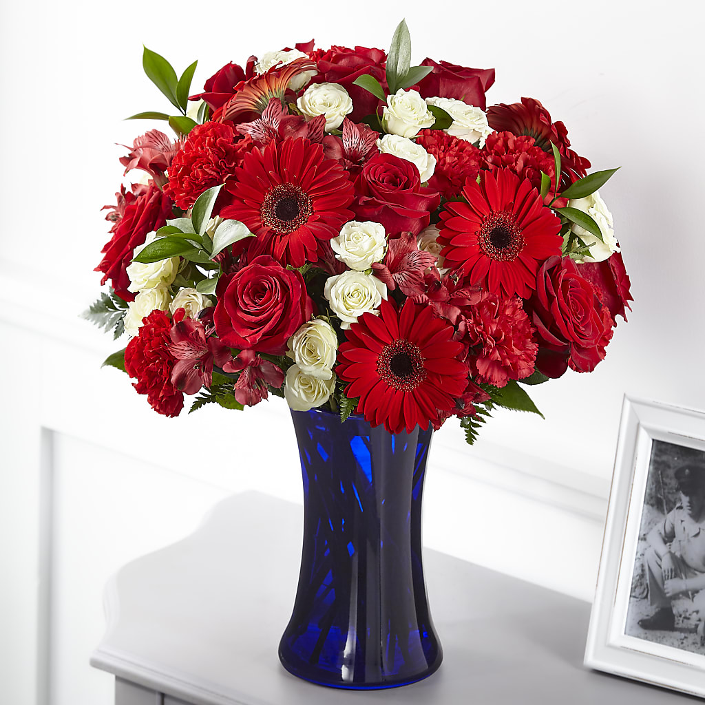 Hearts Embrace Bouquet – Lansing Gardens, Lansing MI