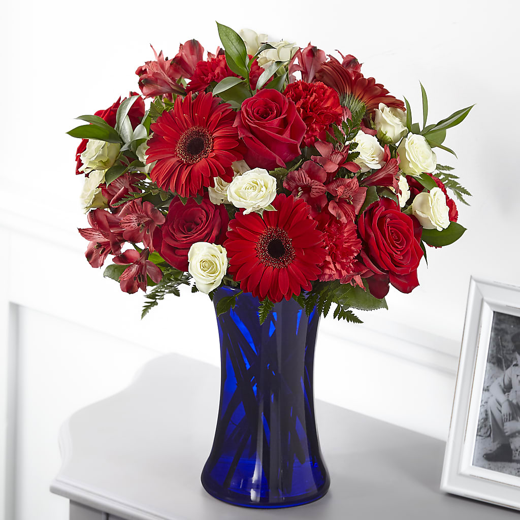 Hearts Embrace Bouquet – Lansing Gardens, Lansing MI