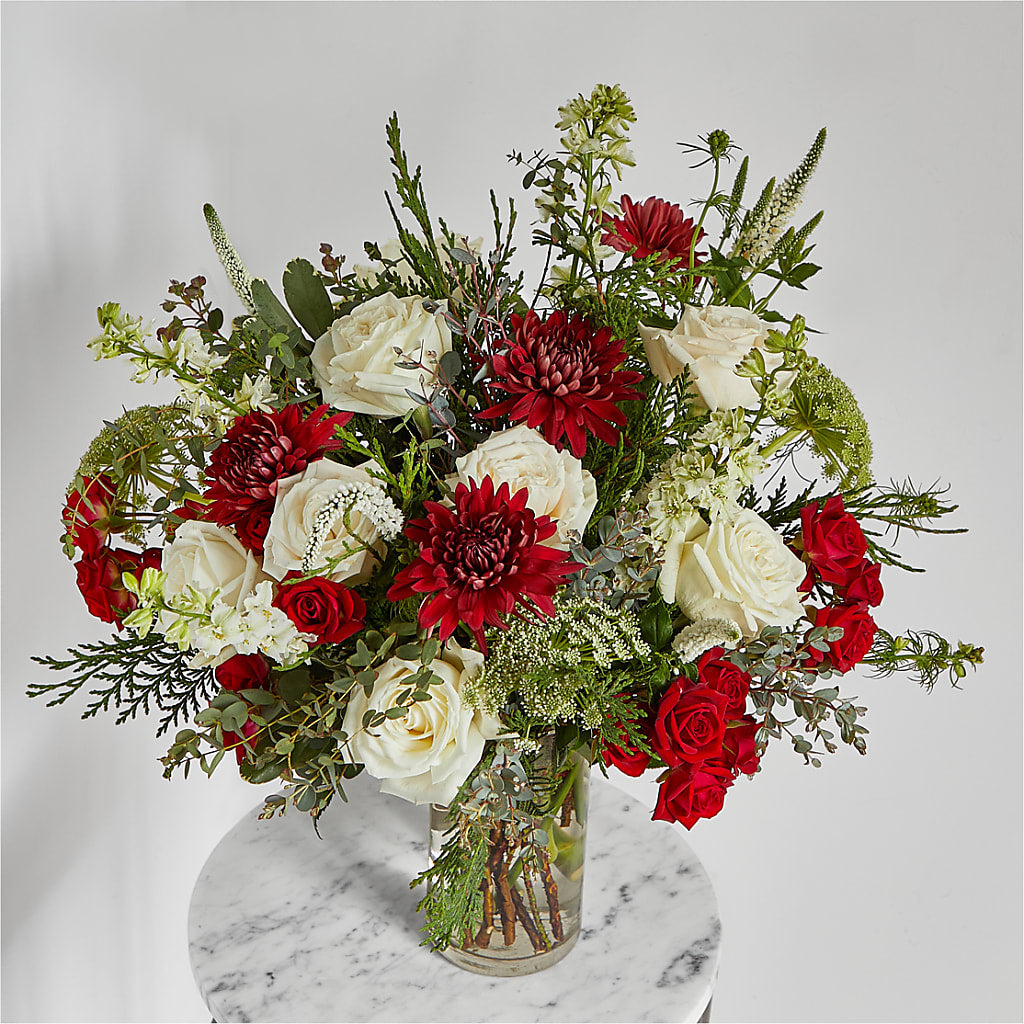 Favorite Traditions Bouquet – Lansing Gardens, Lansing MI