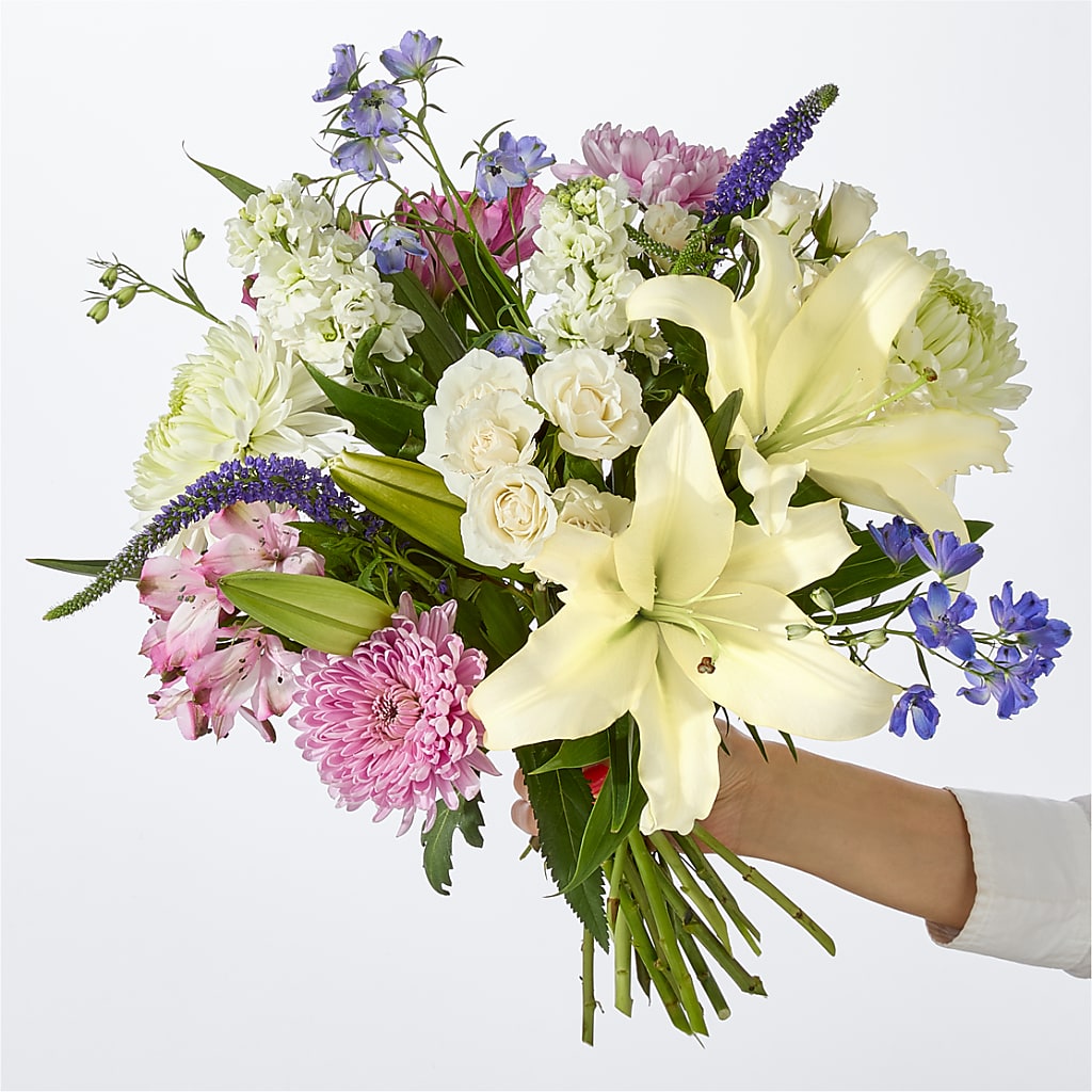 Winter Celebration Bouquet –  Lansing Gardens, Lansing MI