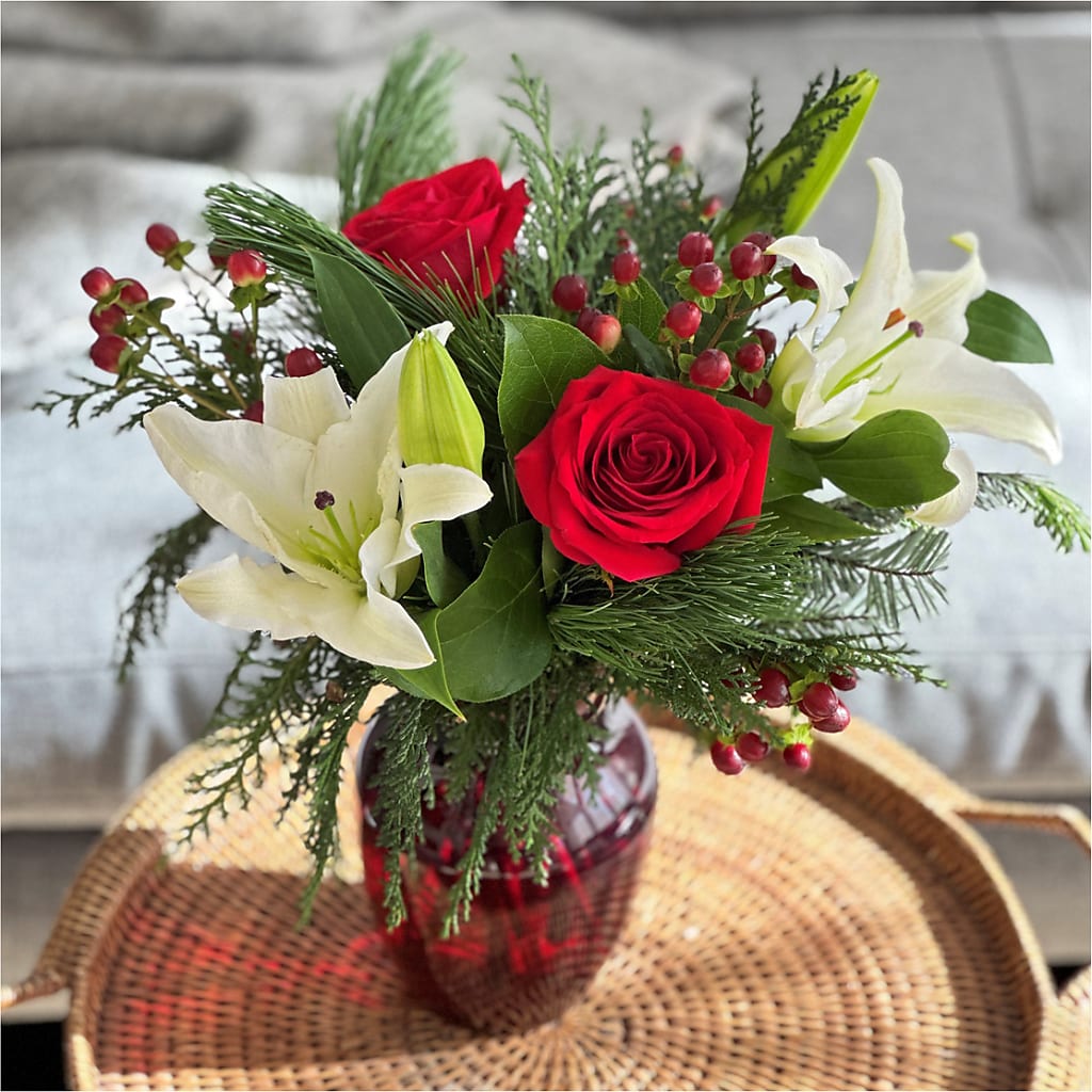 Evergreen Delight Bouquet –  Lansing Gardens, Lansing MI