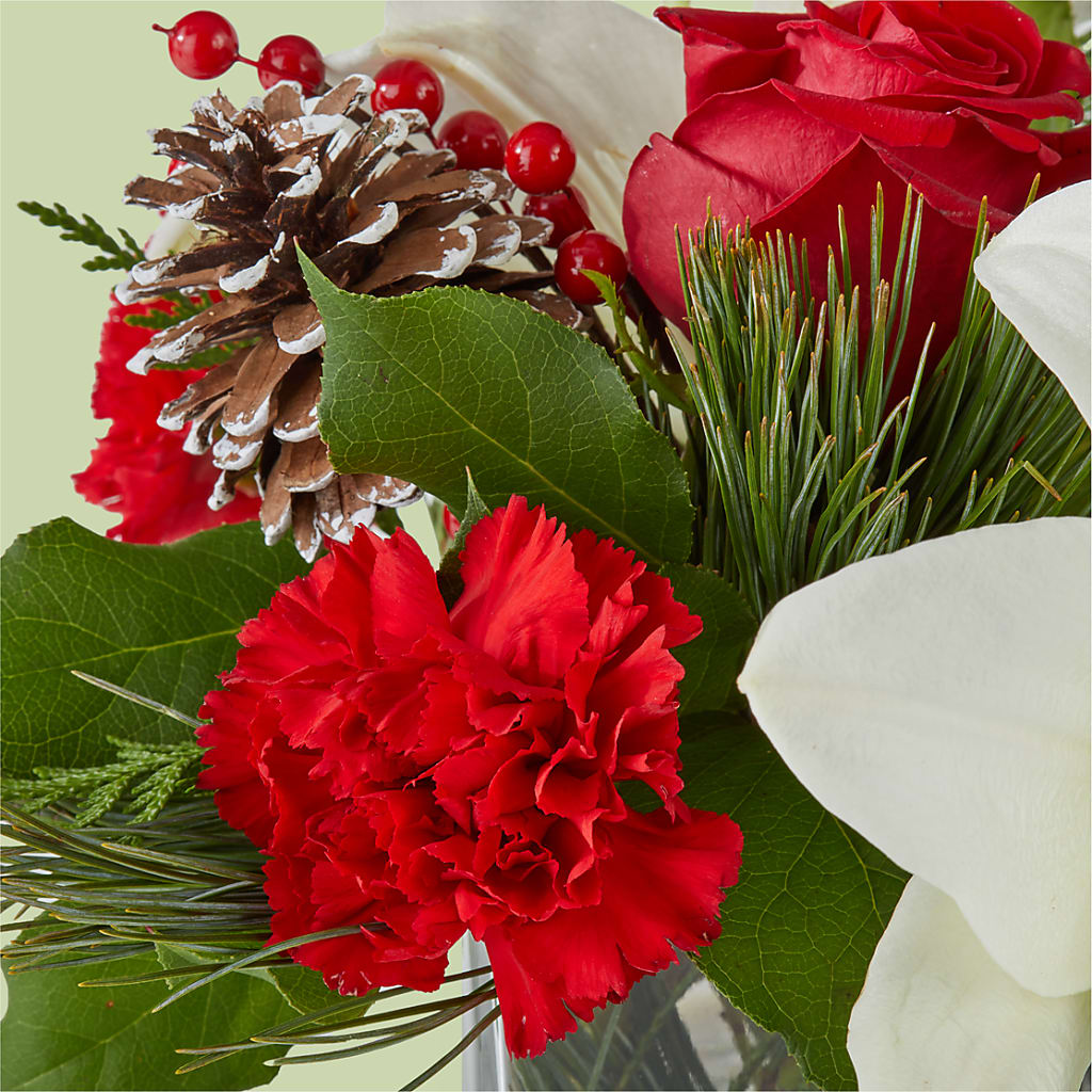 Glistening Icicles Bouquet –  Lansing Gardens, Lansing MI