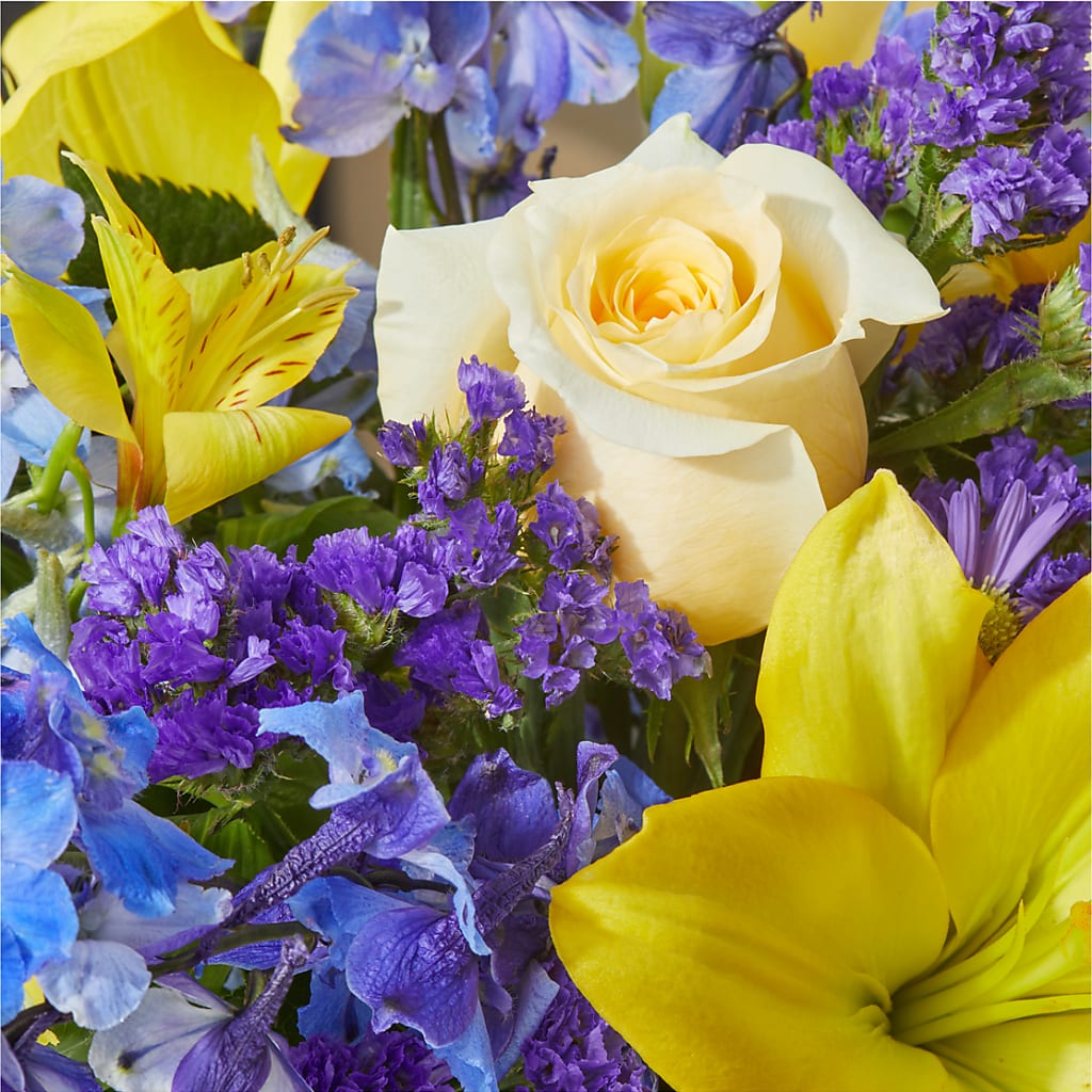 Limoncello Bouquet –  Lansing Gardens, Lansing MI